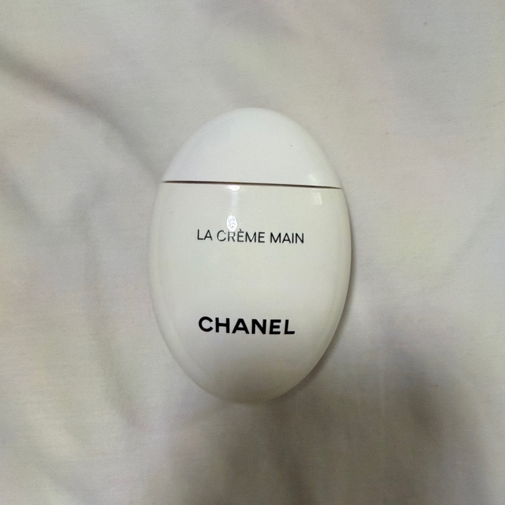 CHANEL La Crème Main - Hand Cream